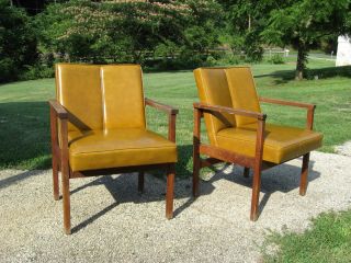 VINTAGE MID CENTURY MODERN LEATHER LOUNGE CHAIRS BY MONARCH FURNITURE 