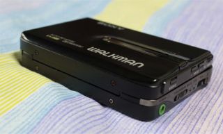 Sony Walkman Auto Reverse Cassette Tape Player w Am FM Radio Wm FX70 