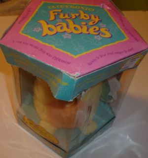 Furby Baby Interactive Talking Toy Yellow Pink Peach 1999 Hasbro Tiger 
