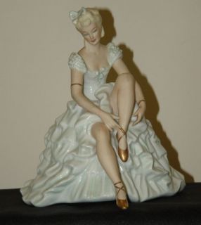   Kunst Wallendorf Vintage SITTING BALLERINA Figurine / c.1950s / Rare