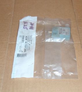 XCM A110T300 Telemecanique New In Box Limit Switch XCMA110T300 XCM 