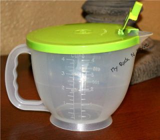 New Tupperware 4c Mix N Store Measuring Pitcher Vintage Style Green