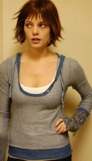 be one of the first gals to own your own alice cullen fingerless 