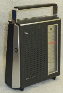    AC Battery AM FM Transistor RF 561 Portable Table Radio Black