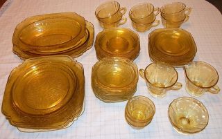 AMBER MADRID DEPRESSION GLASS   FEDERAL GLASS   39 PIECES TOTAL   MOST 