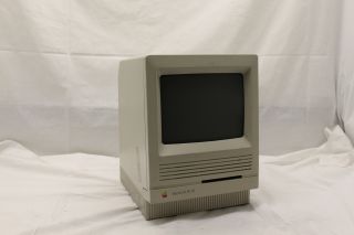 Vintage Apple Macintosh SE 30 Computer Powers on M5119