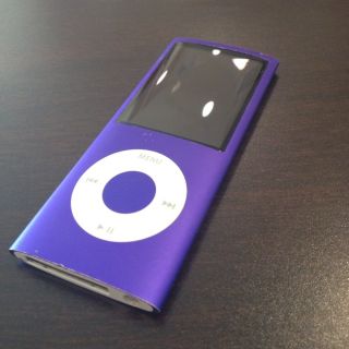 Apple iPod Nano 4th Generation Chromatic Purple 8 GB