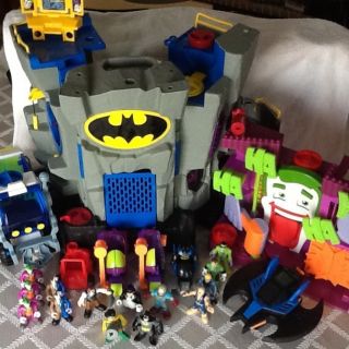Batman Imaginext Lot Bat cave Jokers Fun House vehicles 15 people