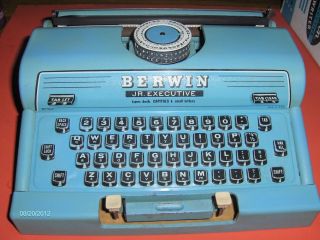 vintage toy metal typewriter Berwin JR. Executive works nice 