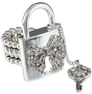 Authentic Betsey Johnson Iconic Crystal Bow Locket & Key Stretch Ring 