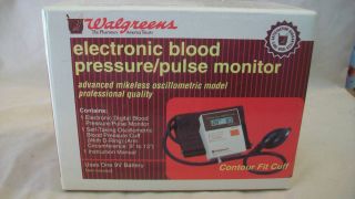  ELECTRONIC BLOOD PRESSURE / PULSE MONITOR. BNIB049022085299