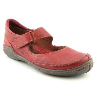 The BORN Gianna shoes feature a(n) leather upper with a(n) round toe 