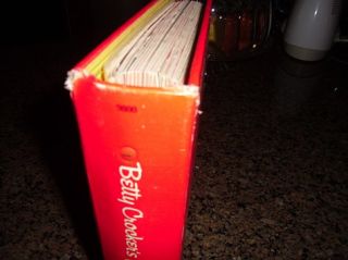 Vintage Betty Crockers 3 Ring Binder [Red Pie] Cookbook (1972)