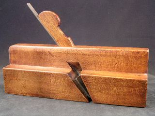 Uncommon Recessed Cove Moulding Plane by w Watkins Bradford