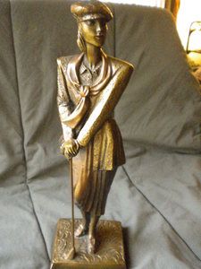 Woman Golfer 1989 Sculpture Statue by Austin Signed 17 inches Tall L 