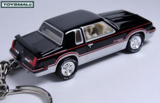 See our other auctions for more Chryslers & Keychains