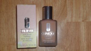 Brand New in Box Clinique Soft Finish Makeup 01 Soft Bisque
