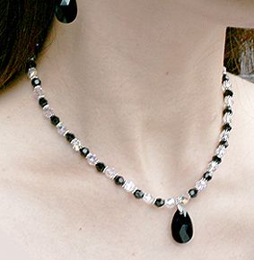 HM Swarovski Black White Teardrop Crystal Necklace