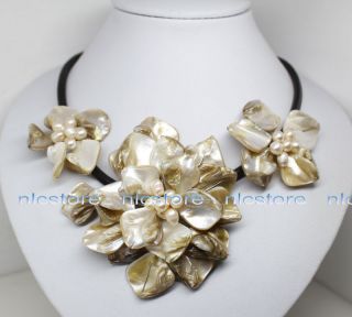 18 inches White MOP Shell Pearl Flower Pendant Necklace Fashion
