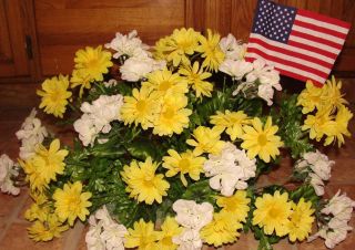  Cemetery Memorial Day Service Yellow Daisy White Geraniums