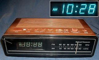  National Digital Alarm CLOCK AM FM RADIO Blue LED Wood Grain #RC 65B
