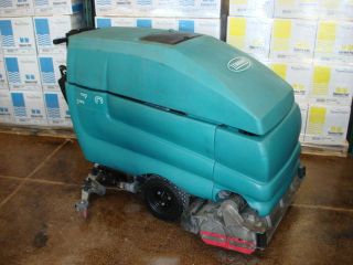 Tennant 5700 XPS Cylindrical 28inch Floor Scrubber