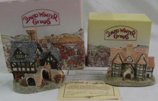lot of 2 David Winter Cottages 1983 The Bakehouse 195 Shirehall