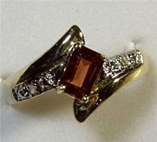 Flattering 10KT Garnet Diamond Ring Sz 7 U s Seller New