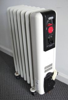 DeLonghi Type 3107 Electric 1500W Portable Radiator Oil Filled Space