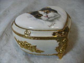 Derick Bown Porcelain and Brass Heart Shaped Cat Design Music Jewelry