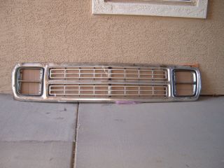 1979 1980 Dodge Power Wagon Ramcharger Grille