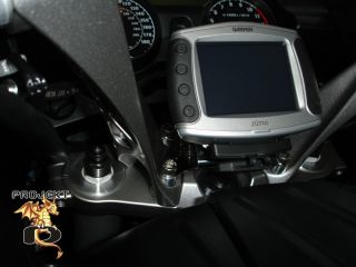 GPS devices and brackets shown in below pictures are not included )
