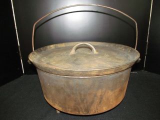 Old Griswold No 10 Dutch Oven and Flat Lid Dated 1920