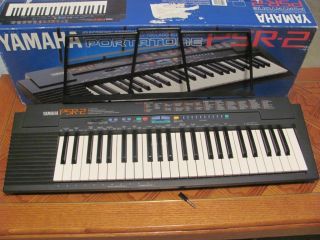  Yamaha PSR 2 Electronic Keyboard