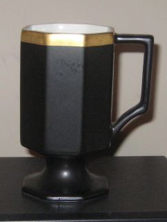 Ernest Sohn Matte Black w Gold Trim Pedestal Mug S
