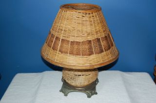 VINTAGE ACCURATE CASTING A4674 TABLE WICKER RATTAN LAMP LIGHT BRASS