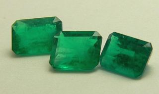 shape emerald cut weight 1 41 cts measurements 5 61 mm x 4 45 mm 4 09