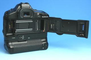 Minty LEGENDARY Canon EOS 1 V Film Body & PB E2 Power Grip   FAST