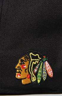 47 Brand Hats The Chicago Blackhawks Colossal Snapback Hat in Black