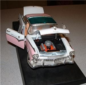 Collectible Diecast Road Ford Fairland Crown Victoria 1955