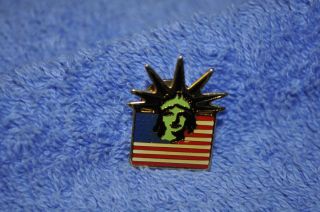 1983 VINTAGE LIBERTY ISLAND PIN  FACE OF LADY LIBERTY ON FLAG
