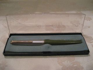 Vintage Green Parker Fountain Pen with Two Tone Metal Cap