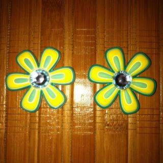 Authentic Crocs Jibbitz Shoe Charms Set Of 2 Large Yellow Flowers With