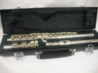  Very Nice Yamaha 261 Silver Flute Case