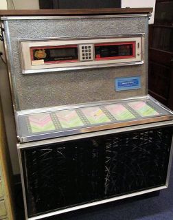 Antique Seeburg Jukebox LS325 w Records