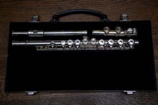 Yamaha YFL 221 Student Flute Key C Offset Covered G with New Hard Case
