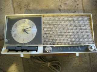 General Electric Clock Radio C 491A
