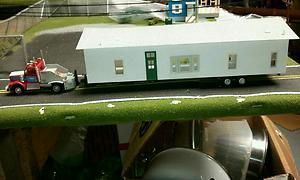 HO 1 87 Athearn Kenworth with Custom Made Double Wide Mobile Home