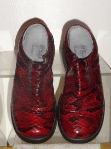 Helle Comfort Romus Red Black Snakeskin Slides Mule Sandals Shoes