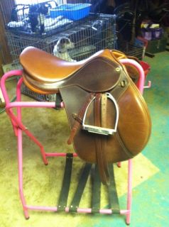 HDR (Henri De Rivel) 16 1/2 inch CLOSE CONTACT JUMPING SADDLE (WITH